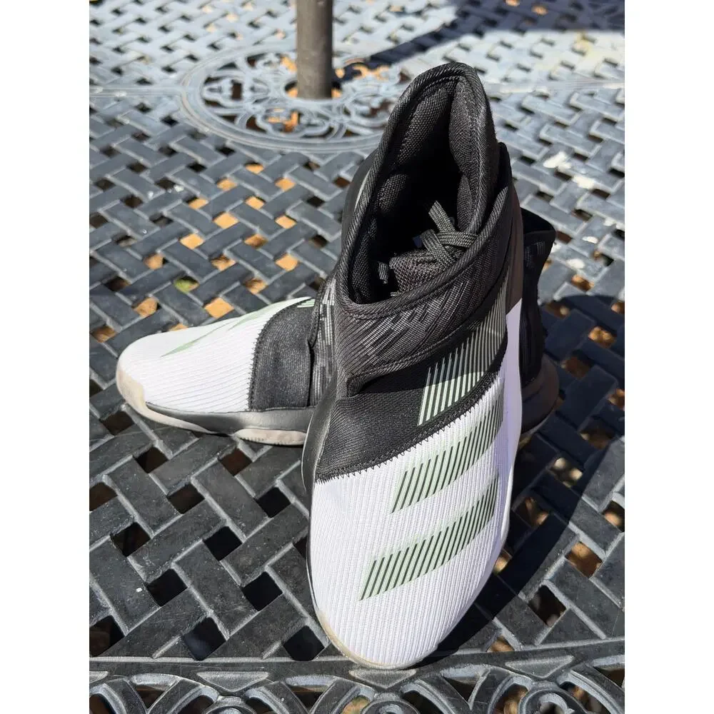 Adidas 2019 HARDEN CLU 600001 Black White Court Shoes Sneaker Mens Size 5 NWOT